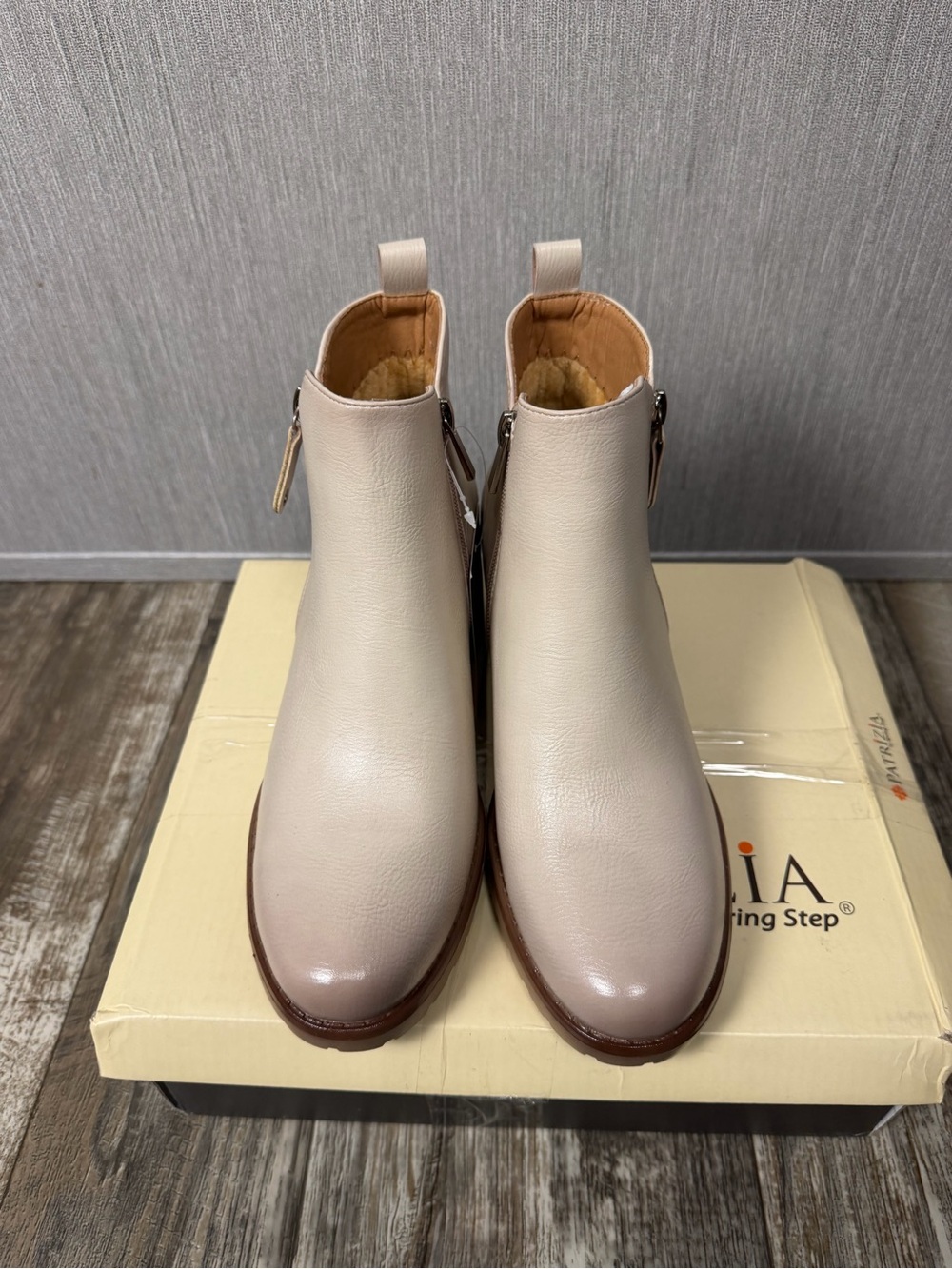 Patrizia by Spring Step Women's Cream Ankle Bootie with Side Zip Size 8.5 - Picture 7 of 16